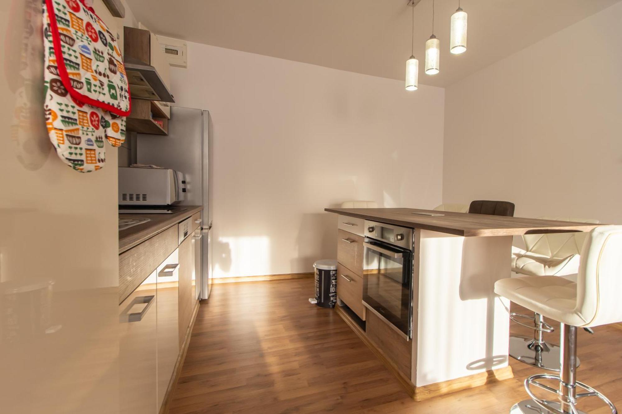 Deli Terasz C Apartman Free Parking, Self-Check-In Anytime Gyor Exterior photo