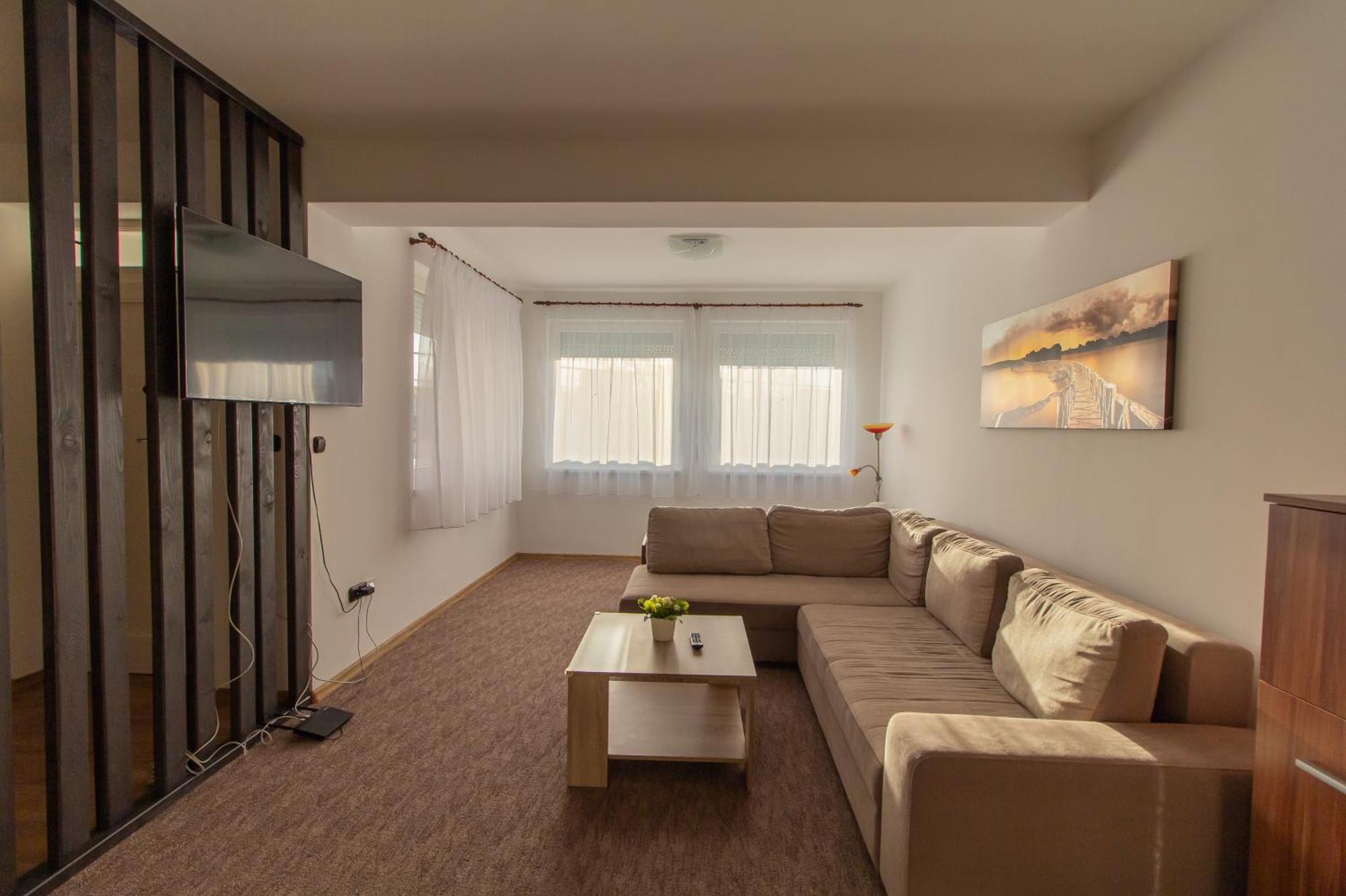 Deli Terasz C Apartman Free Parking, Self-Check-In Anytime Gyor Exterior photo