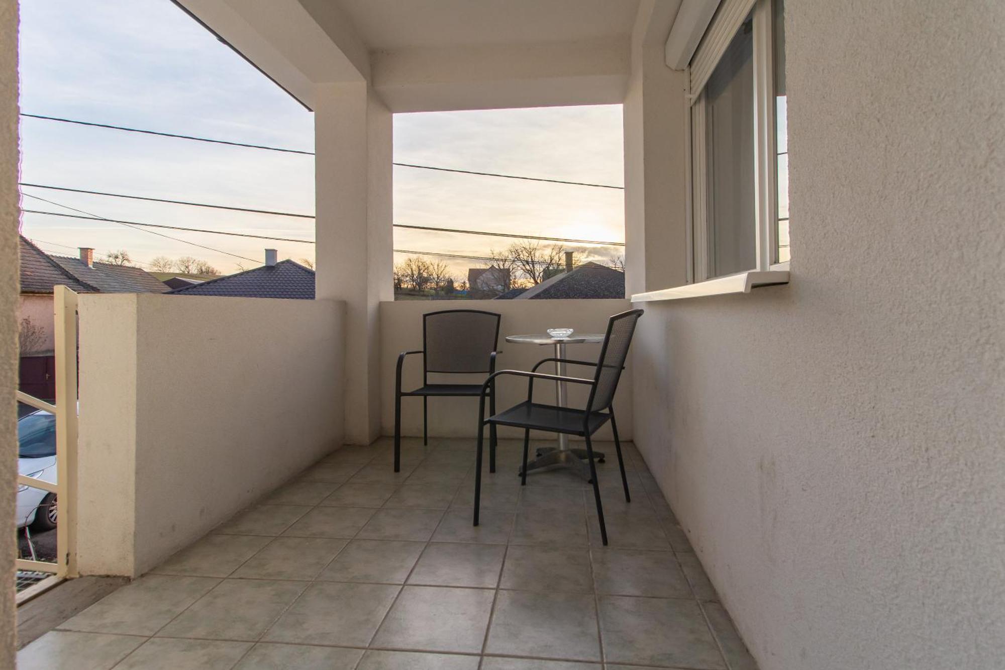 Deli Terasz C Apartman Free Parking, Self-Check-In Anytime Gyor Exterior photo