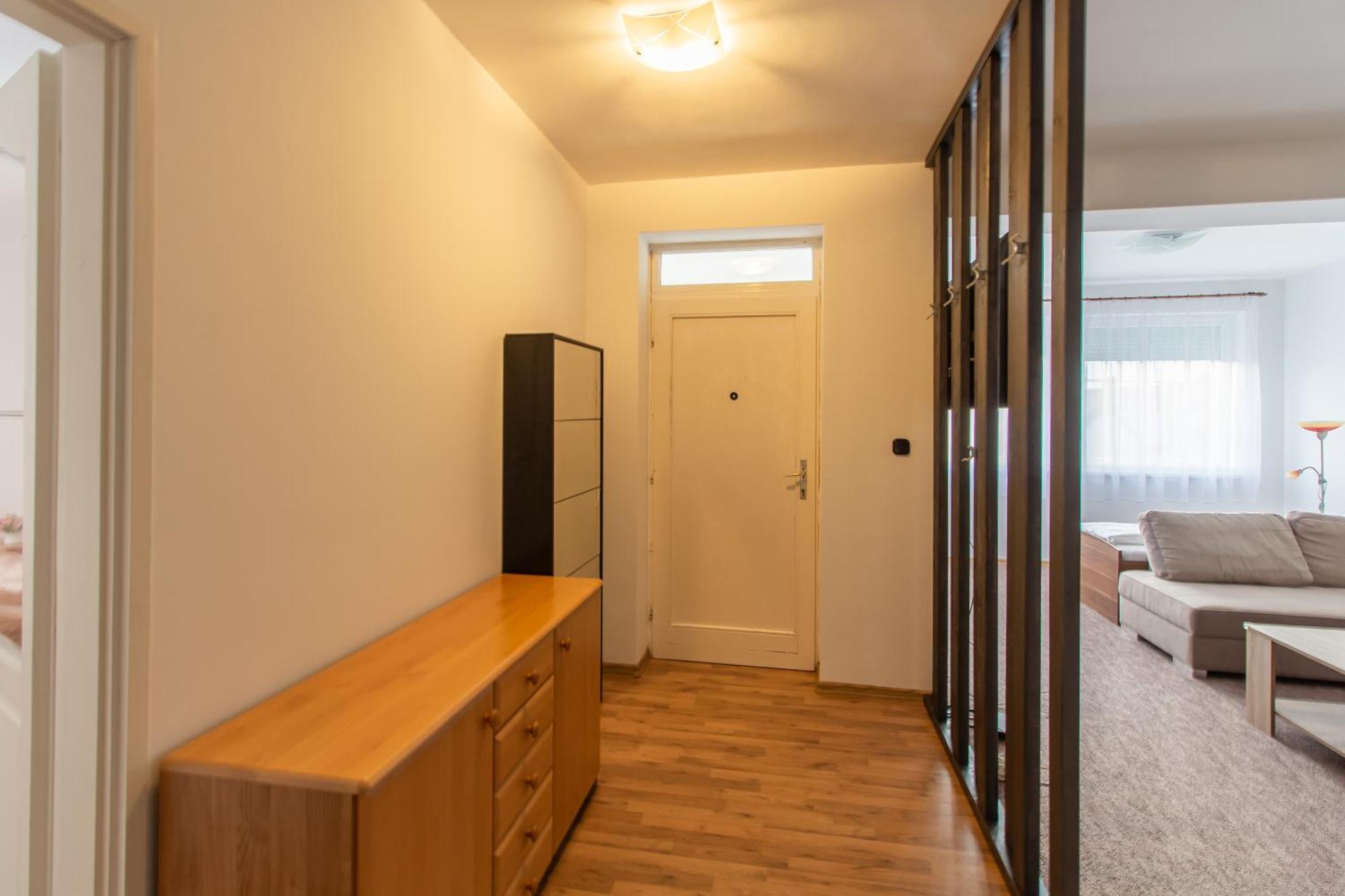 Deli Terasz C Apartman Free Parking, Self-Check-In Anytime Gyor Exterior photo
